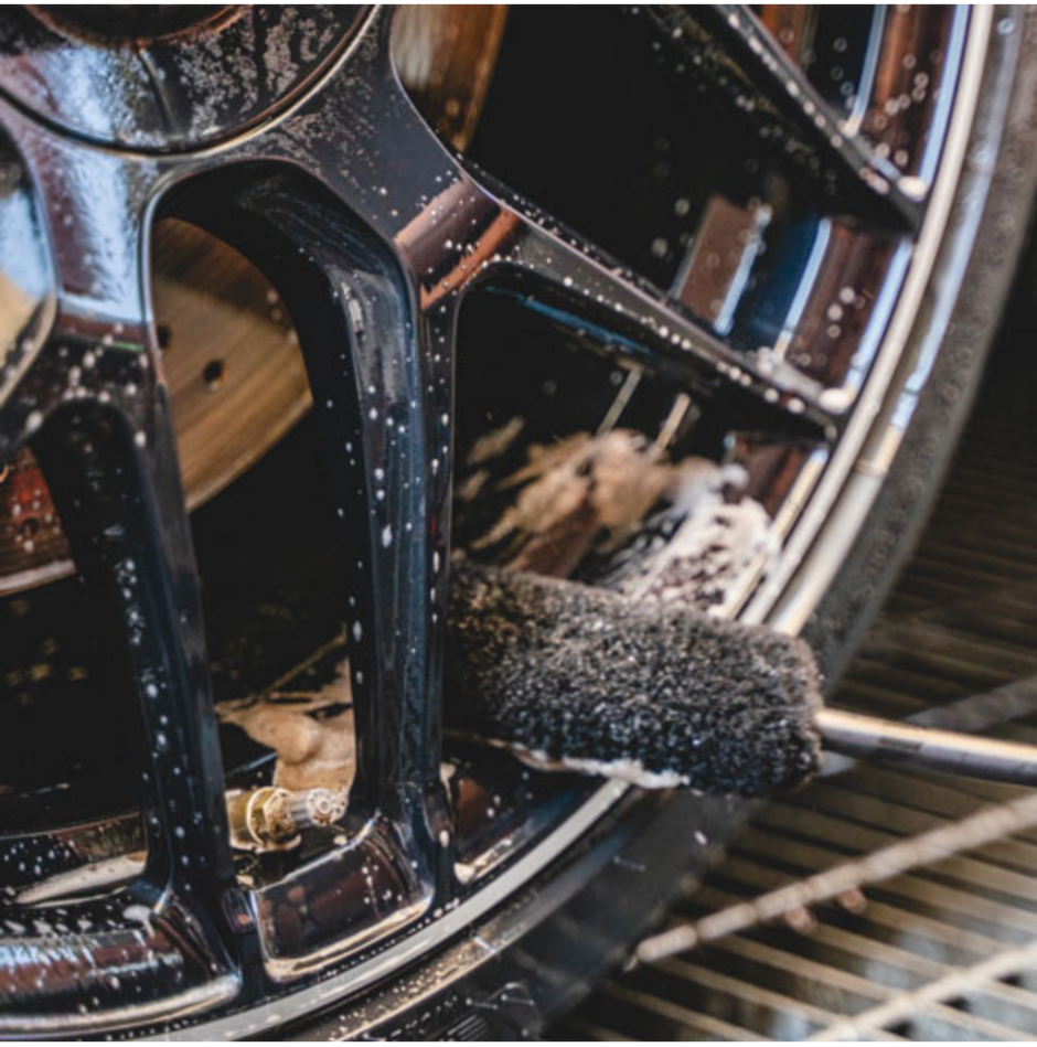 Wheel & Tyre Cleaner - Maniac Line For Car Detailing