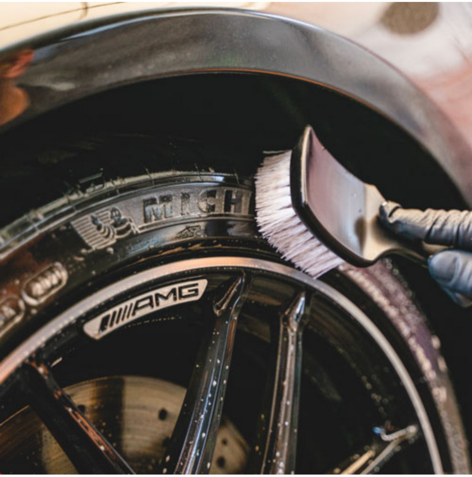 Wheel & Tyre Cleaner - Maniac Line For Car Detailing